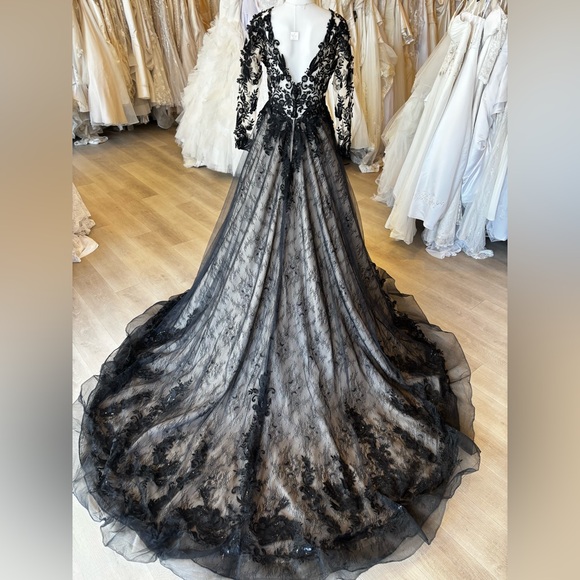 Maggie Sottero Black Lace Wedding Dress - Picture 8 of 11